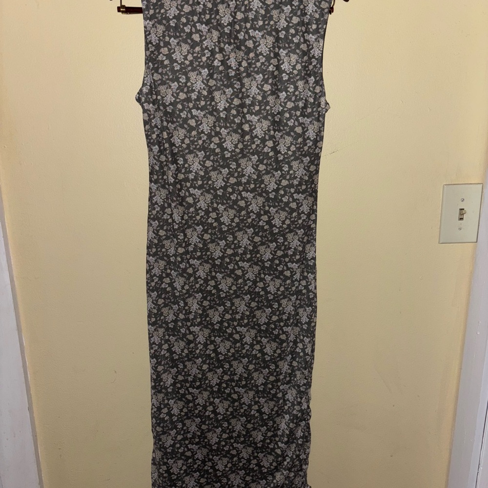 Lola Gray Floral Midi Dress